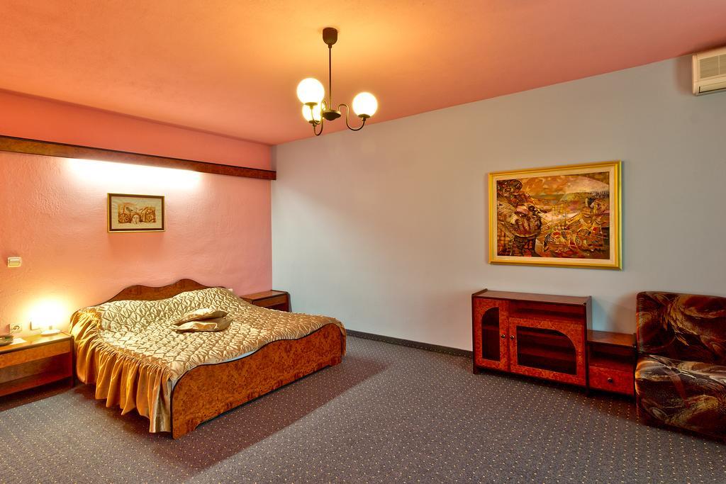 Family Hotel גברובו מראה חיצוני תמונה